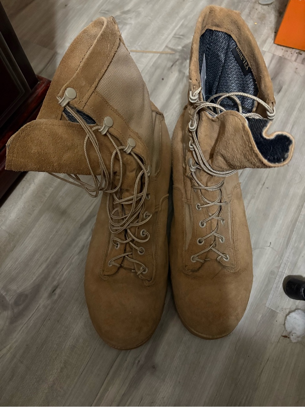 Men's Tan Suede Lace-Up Field Boots